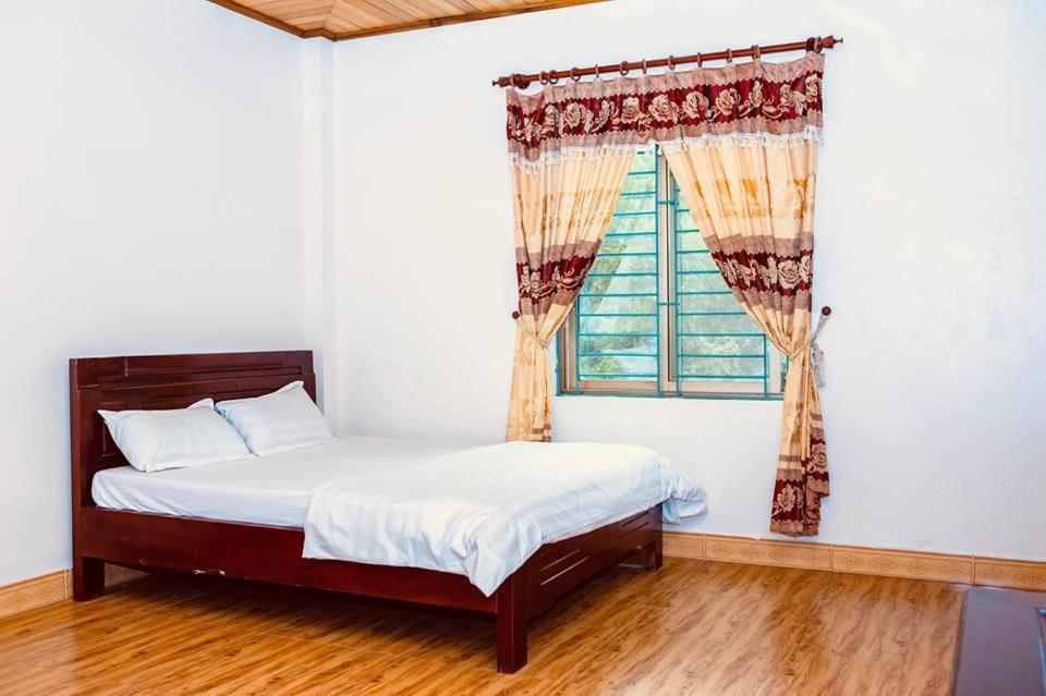 Hung Thinh Hotel Ban Gum 外观 照片