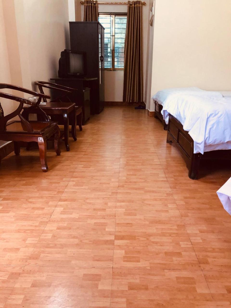 Hung Thinh Hotel Ban Gum 外观 照片
